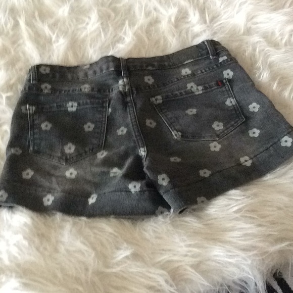 ADAM LEVINE FLORAL SHORTS 5/6 - Picture 3 of 3